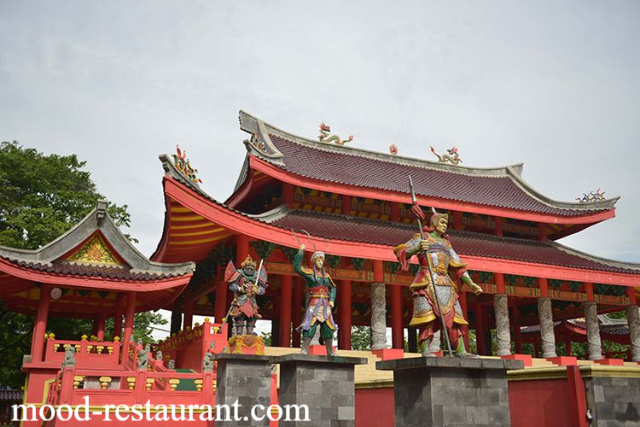 Wisata Klenteng Sam Poo Kong Semarang
